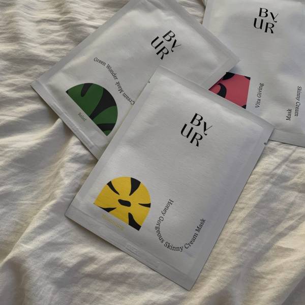 乾燥＆毛穴対策におすすめ！ツヤ肌をつくるリピ買いコスメ | HugMug