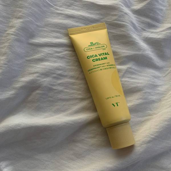 乾燥＆毛穴対策におすすめ！ツヤ肌をつくるリピ買いコスメ | HugMug