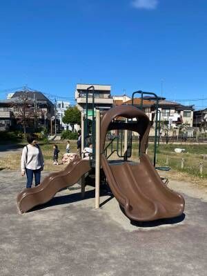 【入園無料】ふれあい動物広場や遊具、水遊びなど1日中遊べる「東板橋公園」が子連れにおすすめ！ | HugMug