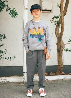 グレーを使った親子リンクコーデにトライ！淡トーンでおしゃれ度爆上げ♡ | HugMug