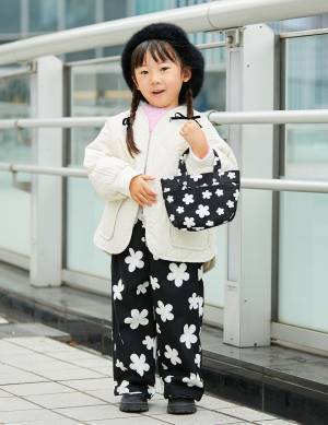 【ローリーズファームキッズの冬服で全身コーディネート6選】今すぐ買うべきアイテムがわかる！ | HugMug