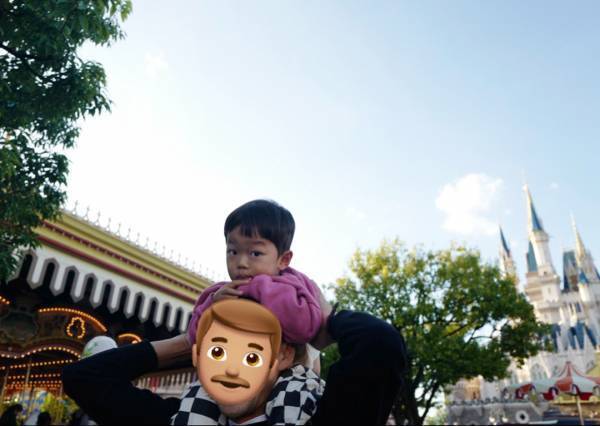 「はじめてのディズニーランドの楽しみ方」武智志穂の沖縄でのんびり双子育児 Vol.39 | HugMug