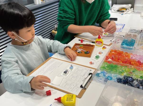 子どもの感性を豊かにする【ワークショップ8選】 | HugMug