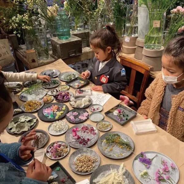 子どもの感性を豊かにする【ワークショップ8選】 | HugMug