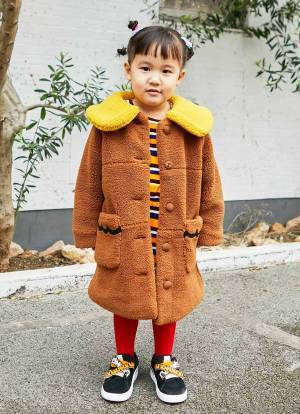 古着上手なおしゃれママに注目！カラフルコーデで寒さを撃退♡ | HugMug