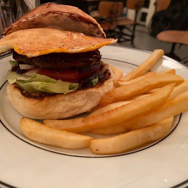 【子連れランチにおすすめ】恵比寿の「Burger Mania Ebisu」がおしゃれでおいしい！ | HugMug