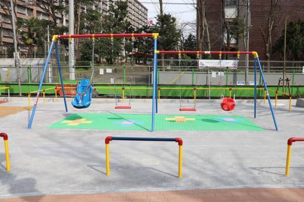 【都内のインクルーシブ公園7選】みんなが笑顔で遊べるユニバーサルデザイン！ | HugMug