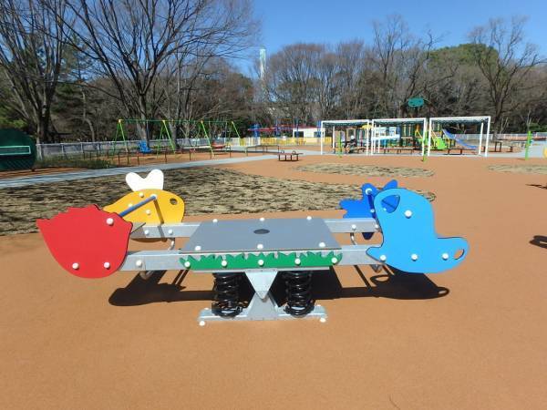 【都内のインクルーシブ公園7選】みんなが笑顔で遊べるユニバーサルデザイン！ | HugMug