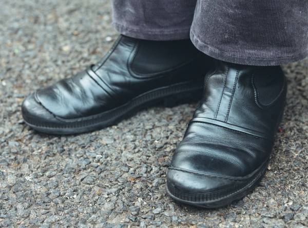 おしゃれファミリーの公園コーデはこれ♪カラフルアイテムで迷子防止！？ | HugMug