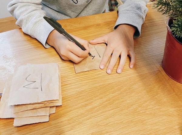 買ってよかった！クリスマスデコレーションアイテム購入品5選&amp;手作りアドベントカレンダー | HugMug