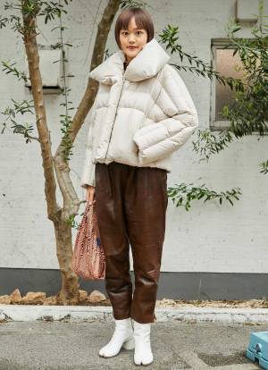 「海外子ども服」の着こなし術必見♡ ホワイトでまとめた冬コーデがめちゃかわ！ | HugMug