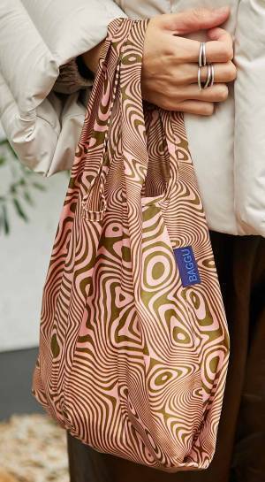 「海外子ども服」の着こなし術必見♡ ホワイトでまとめた冬コーデがめちゃかわ！ | HugMug