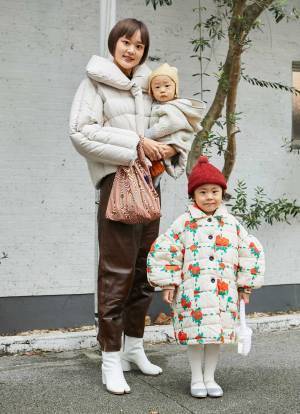 「海外子ども服」の着こなし術必見♡ ホワイトでまとめた冬コーデがめちゃかわ！ | HugMug