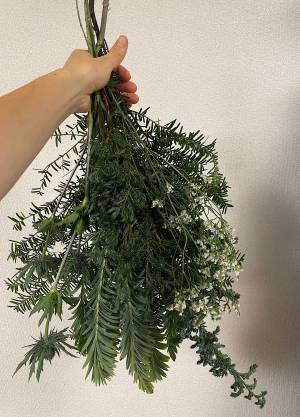 簡単！手作りクリスマススワッグで子供の五感を刺激！一緒に季節の手仕事 | HugMug