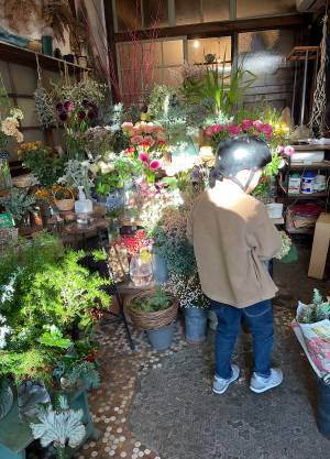 簡単！手作りクリスマススワッグで子供の五感を刺激！一緒に季節の手仕事 | HugMug