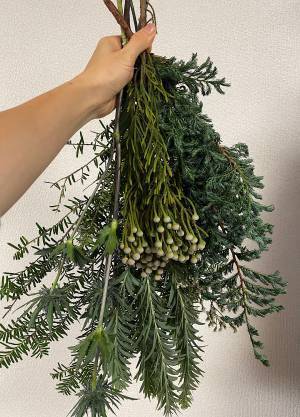 簡単！手作りクリスマススワッグで子供の五感を刺激！一緒に季節の手仕事 | HugMug