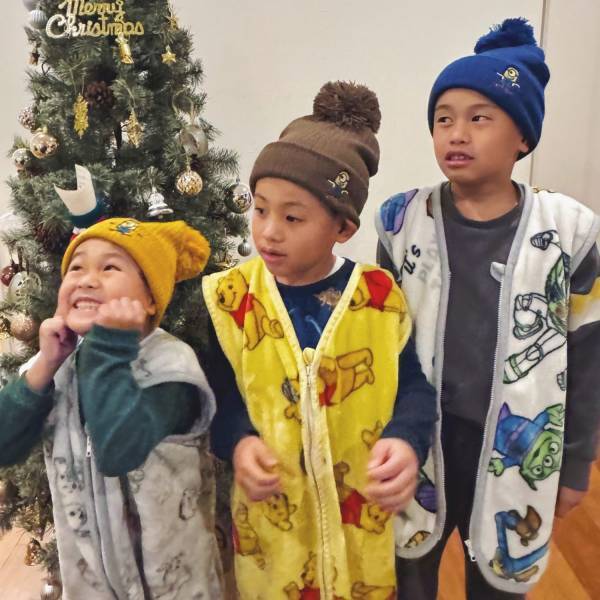 冬の必需品！【バースデー】の着る毛布はサイズ展開充実で小学生でもOK！ | HugMug