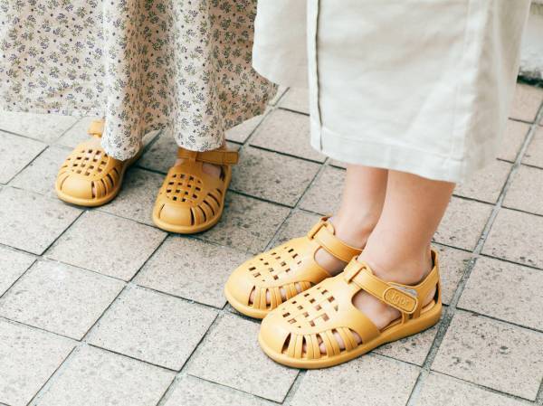 旬なベストを使ったママコーデ♡ デニムを合わせれば公園だって行けちゃう！ | HugMug