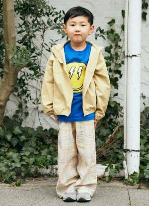 『ユニクロ』を使ったおしゃれなキッズコーデ！イエロー×ブルーで爽やかに♡ | HugMug