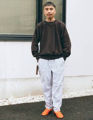 【センスのいいパパの休日コーデ 8選】シンプルスタイルにひとクセを！ | HugMug