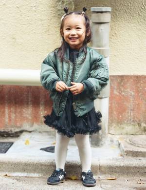 ママもパパもキッズもみんな履いている！ ＜adidas＞スニーカーSNAP 6選 | HugMug