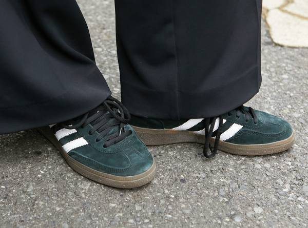 ママもパパもキッズもみんな履いている！ ＜adidas＞スニーカーSNAP 6選 | HugMug