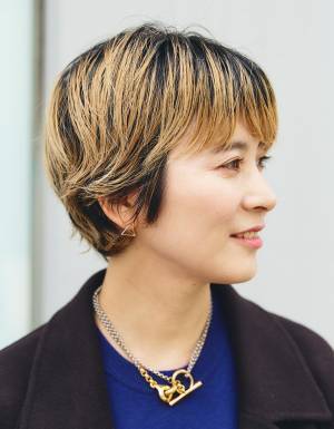 ヴィンテージパンツでおしゃれを格上げ！赤×青で目を引く親子コーデに♡ | HugMug