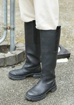 プチプラ＆スウェットがこんなにおしゃれに！？街にも行けちゃうジュアルコーデを要チェック♡ | HugMug