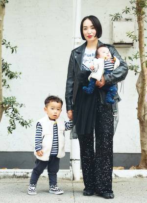 冬のモノトーンはこう着る！キッズはボアベストで双子コーデに♡ | HugMug