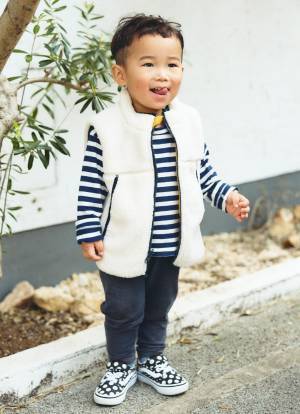 冬のモノトーンはこう着る！キッズはボアベストで双子コーデに♡ | HugMug