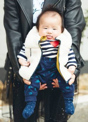 冬のモノトーンはこう着る！キッズはボアベストで双子コーデに♡ | HugMug