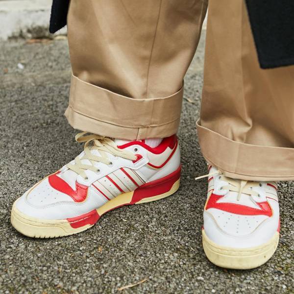 センスがいい人はどんなスニーカーを履いている？ 【スニーカーSNAP 5選】 | HugMug