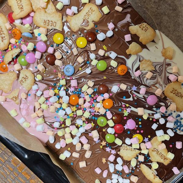 手作りバレンタイン！子供とおしゃれに簡単チョコレートバーク作り | HugMug