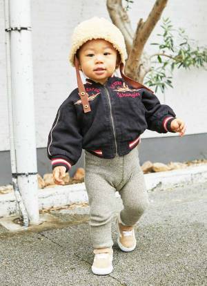 そのトレンチコート『アディダス』なの！？おしゃれ過ぎるママコーデをチェック♡ | HugMug