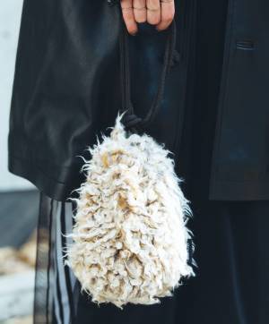 モノトーン上手なおしゃれ親子♡ ダルメシアン柄コートがめちゃかわ！ | HugMug