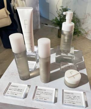 【Cosme Kitchen】春の新作が目白押し！ 編集部員の展示会レポ | HugMug