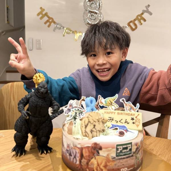 おまけも付いてきて嬉しさ2倍。お誕生日はサーティワンのアイスケーキが嬉しい！ | HugMug