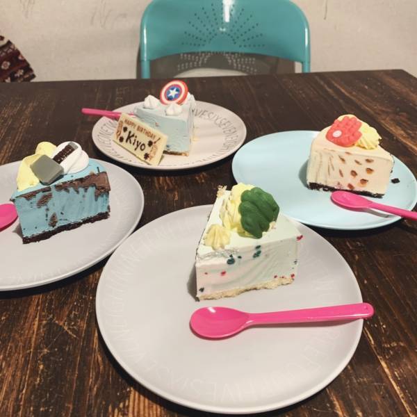 おまけも付いてきて嬉しさ2倍。お誕生日はサーティワンのアイスケーキが嬉しい！ | HugMug
