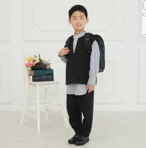 【卒園・入学式コーデ】大人顔負け！ベストで作る男の子オケージョンコーデ | HugMug