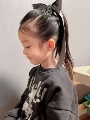 100均でも手に入るヘアアクセやリボンで簡単ヘアアレンジ | HugMug