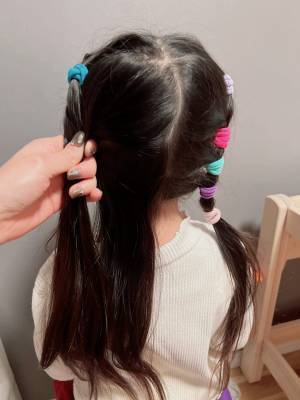 100均でも手に入るヘアアクセやリボンで簡単ヘアアレンジ | HugMug