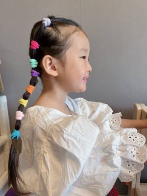 100均でも手に入るヘアアクセやリボンで簡単ヘアアレンジ | HugMug