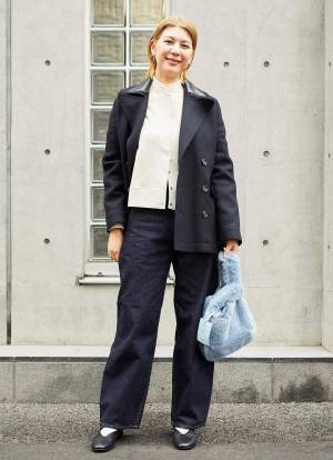 デニム×ピーコートで品あるカジュアルコーデに！くすみブルーが親子のアクセントカラー♡ | HugMug