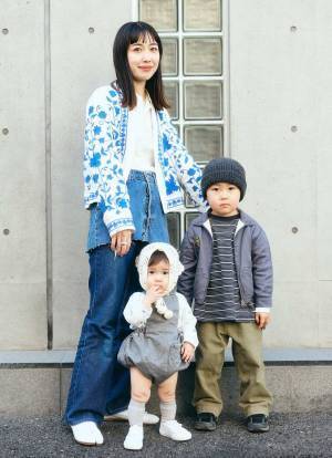 『ZARA』の刺しゅうジャケットがめちゃかわ♡ ブルー×グレーでつくる親子コーデ | HugMug