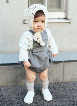 『ZARA』の刺しゅうジャケットがめちゃかわ♡ ブルー×グレーでつくる親子コーデ | HugMug