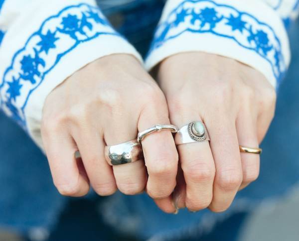 『ZARA』の刺しゅうジャケットがめちゃかわ♡ ブルー×グレーでつくる親子コーデ | HugMug