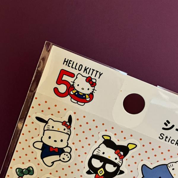 【キティちゃん50周年‼️】100均のサンリオグッズが超充実でマニア歓喜！！ | HugMug