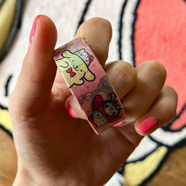 【キティちゃん50周年‼️】100均のサンリオグッズが超充実でマニア歓喜！！ | HugMug