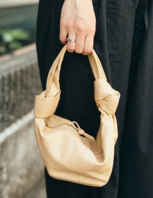 【フォーマルシーンで使えるバッグ4選】入園・入学式シーズンに！ | HugMug