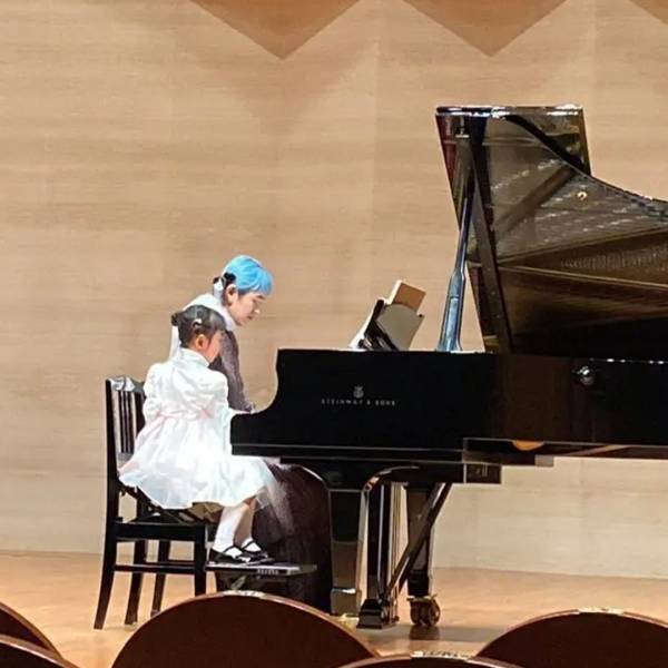 【子どもの習い事】5歳の娘が通う「ピアノ教室」モチベーションを保つコツとは？ | HugMug